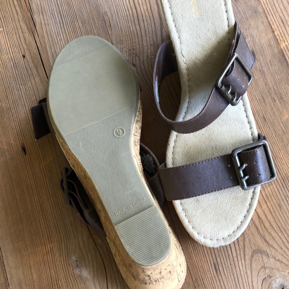 Brand new wedge heels - Picture 4 of 4